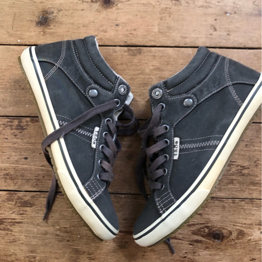 Top Star Taos - 6.5 Lace Up  Everyday Shoe - Like New!